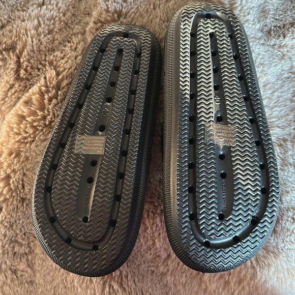 Black cushion slides size 10 - Picture 3 of 5